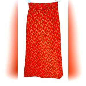 Vintage long paisley skirt from the 1960s. Handmade. Size 4.